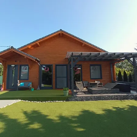 Moon Wood Apartment Maklar Exterior photo