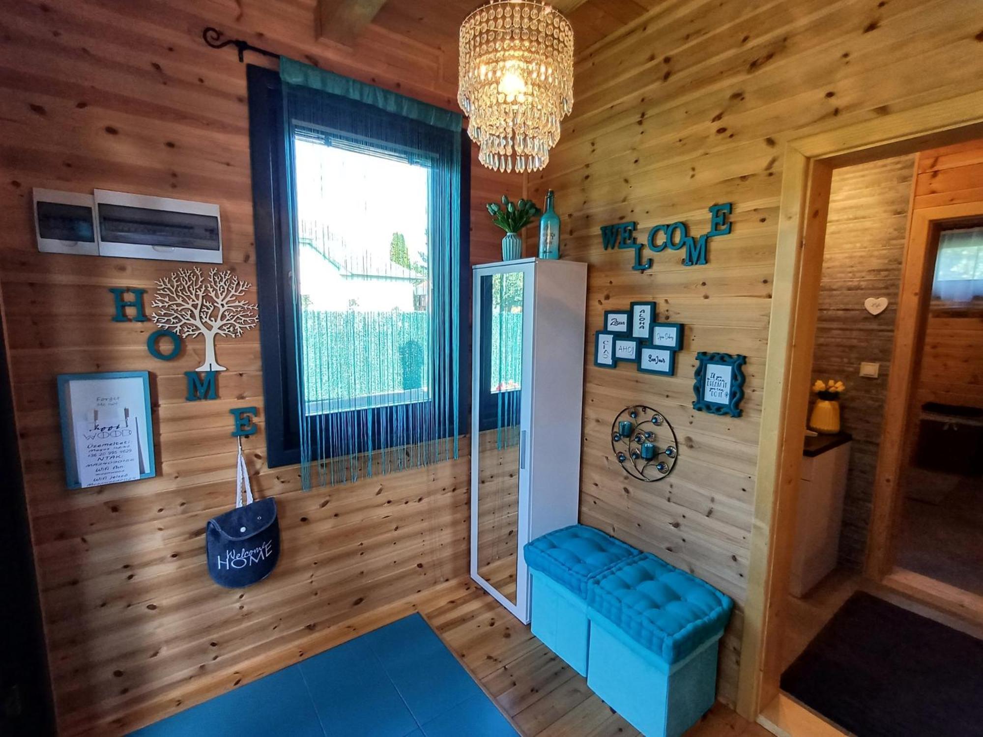Moon Wood Apartment Maklar